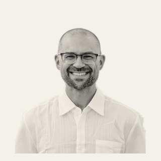Dr. Jason Siegel